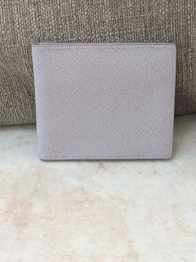 Michael Kors Textured Bi-Fold Wallet EUC
